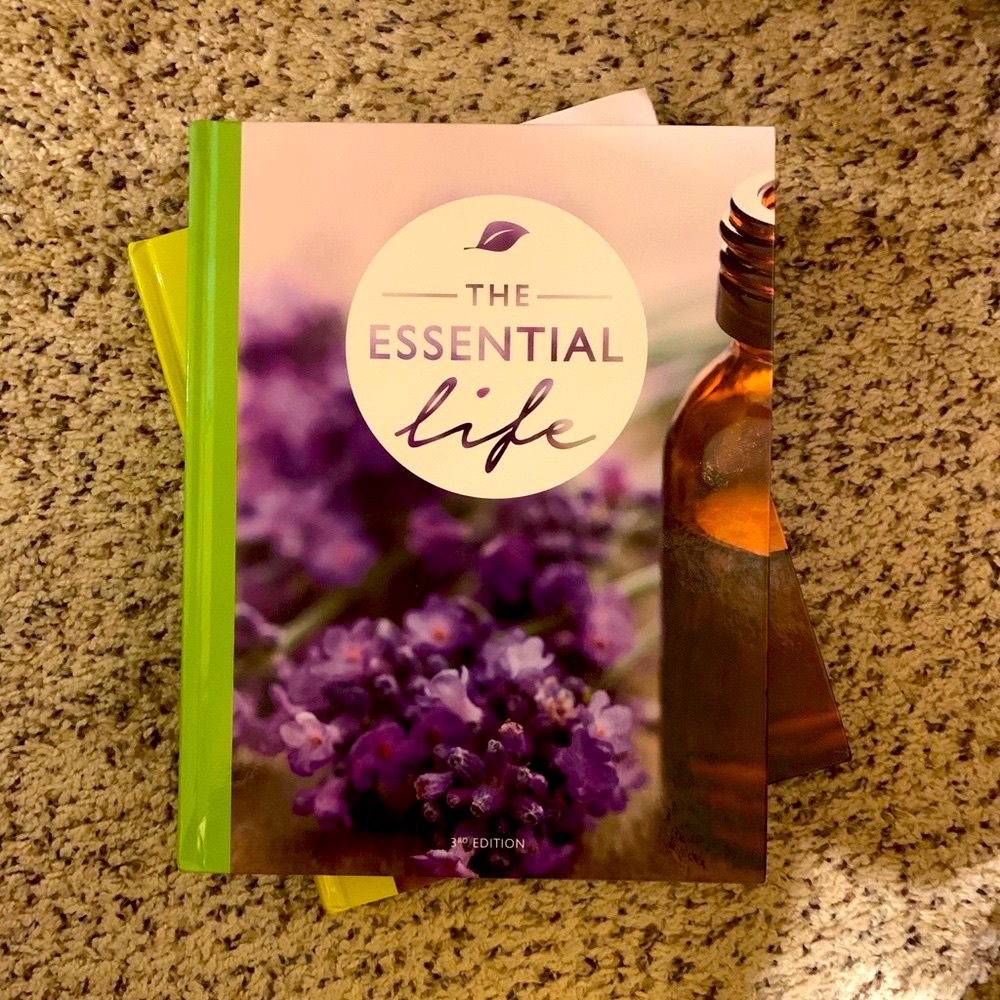 The Essential Life book - oils use guide!